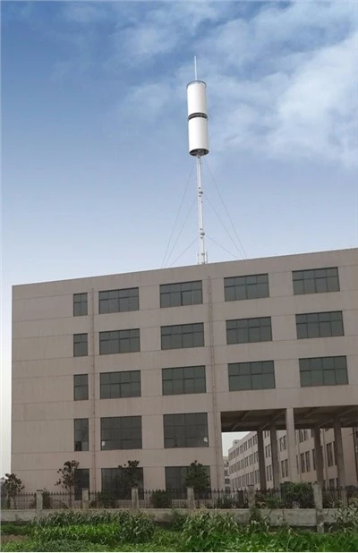 Torre de telecomunicaciones embellecida con techo arriostrado de 15 m